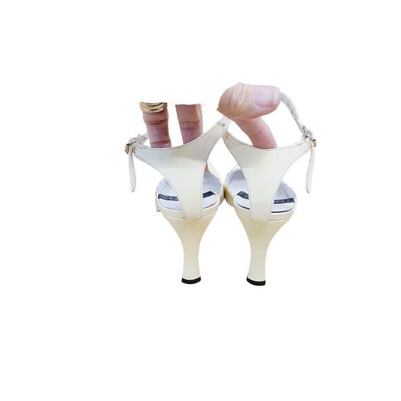 Charles Jourdan Cream Heels - Picture 3 of 7